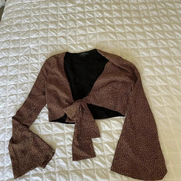 Majorelle leopard print front tie crop top - Picture 4 of 9